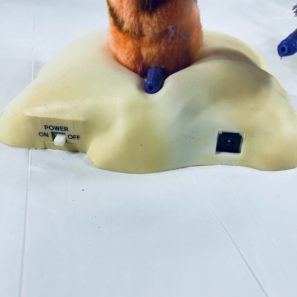 Disney Telco 1996 Tigger Animated Christmas Figure with Tree & Scarf – 24” Light - Picture 15 of 16